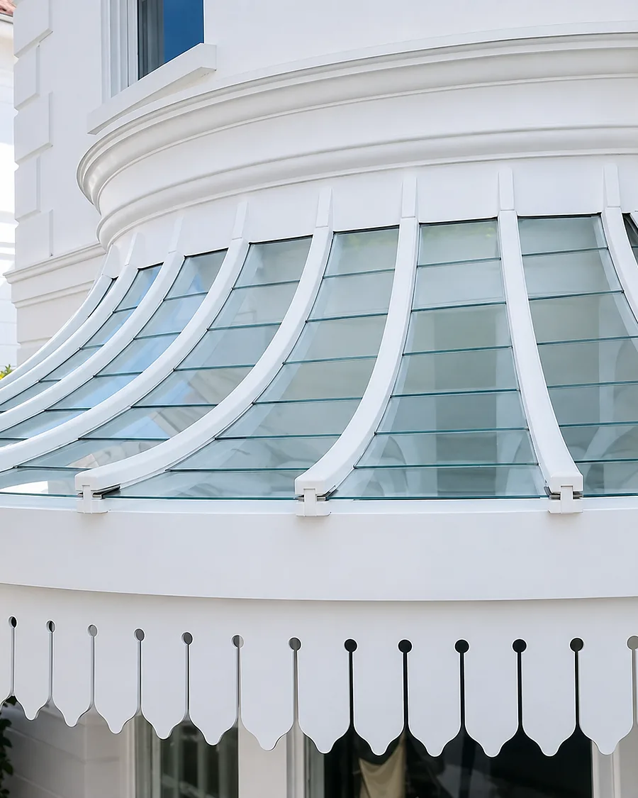Curved bay window with hand-made glazing bars